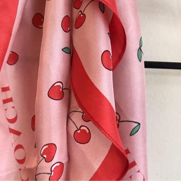 🍒Coach Signature Heart Cherry Print Silk Diamond Scarf - Picture 7 of 10